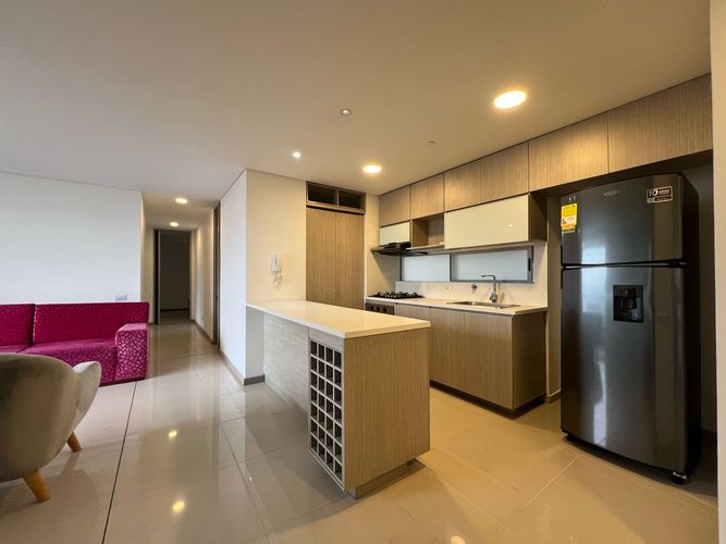 Apartamento de 3 alcobas en arriendo en Loma Del Esmeraldal, Envigado, 98 m² · foto 4 de 16