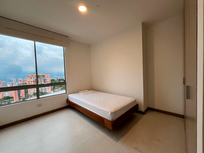Apartamento de 3 alcobas en arriendo en Loma Del Esmeraldal, Envigado, 98 m² · foto 7 de 16