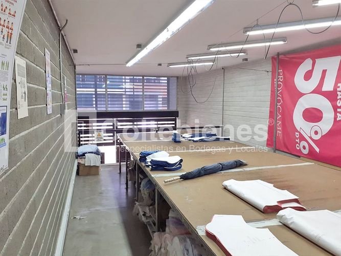 Oficina en arriendo en Las Lomitas, Itagüí, 978 m² · foto 2 de 24