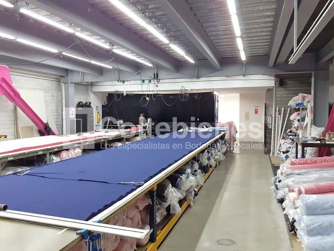 Oficina en arriendo en Las Lomitas, Itagüí, 978 m² · foto 3 de 24