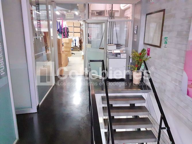 Oficina en arriendo en Las Lomitas, Itagüí, 978 m² · foto 8 de 24
