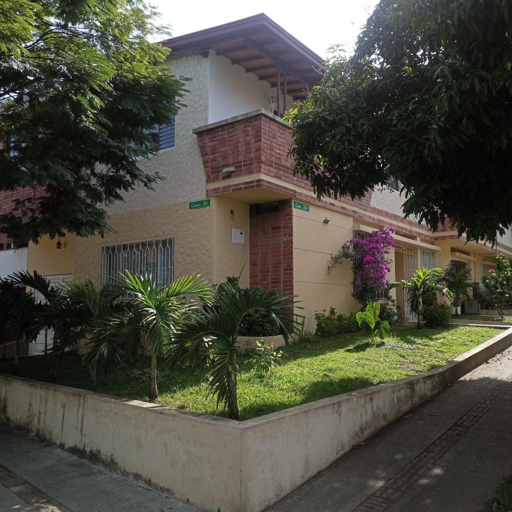 Casa en Venta en La Almeria, Medellín