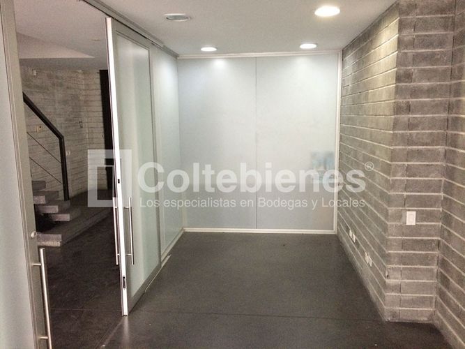 Oficina en arriendo en Las Lomitas, Itagüí, 978 m² · foto 10 de 24