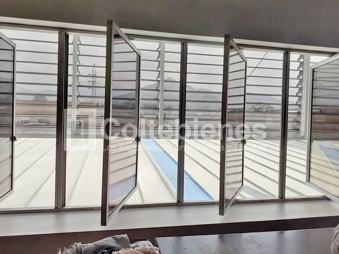 Oficina en arriendo en Las Lomitas, Itagüí, 978 m² · foto 12 de 24