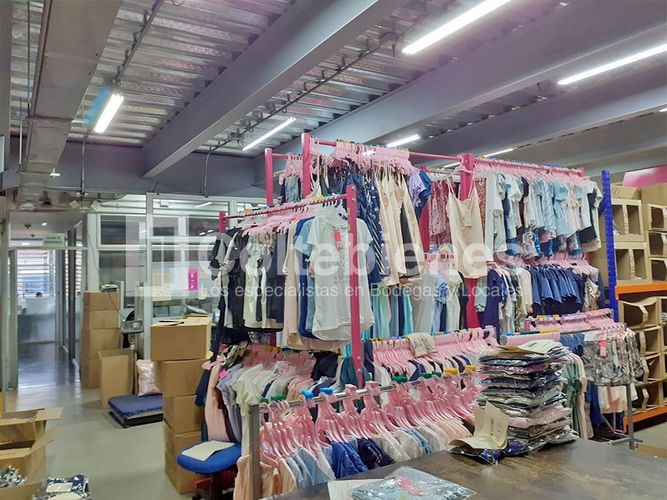 Oficina en arriendo en Las Lomitas, Itagüí, 978 m² · foto 17 de 24