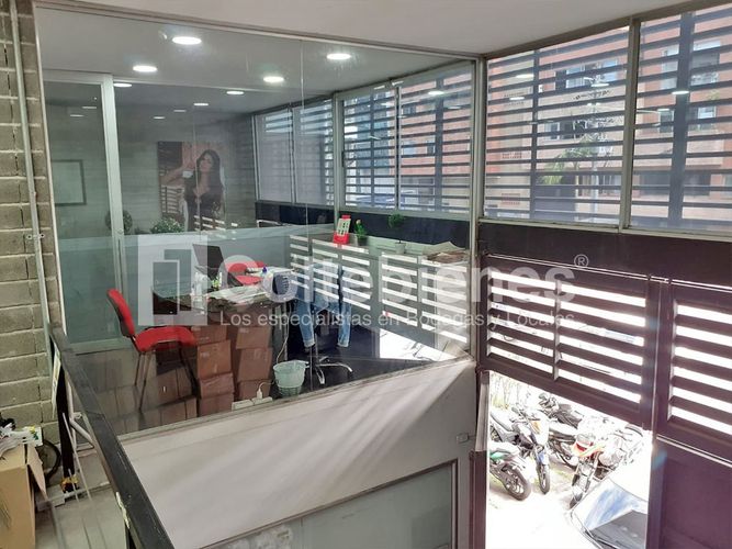 Oficina en arriendo en Las Lomitas, Itagüí, 978 m² · foto 18 de 24