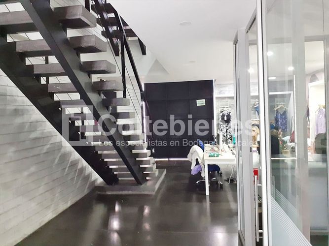 Oficina en arriendo en Las Lomitas, Itagüí, 978 m² · foto 23 de 24