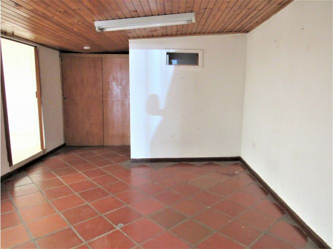 Casa de 7 alcobas en venta en Campin, Bogotá, 384 m² · foto 6 de 8