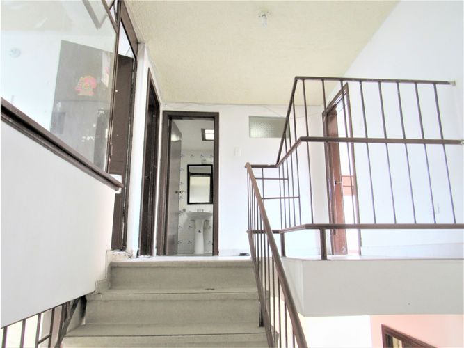 Casa de 7 alcobas en venta en Campin, Bogotá, 384 m² · foto 8 de 8