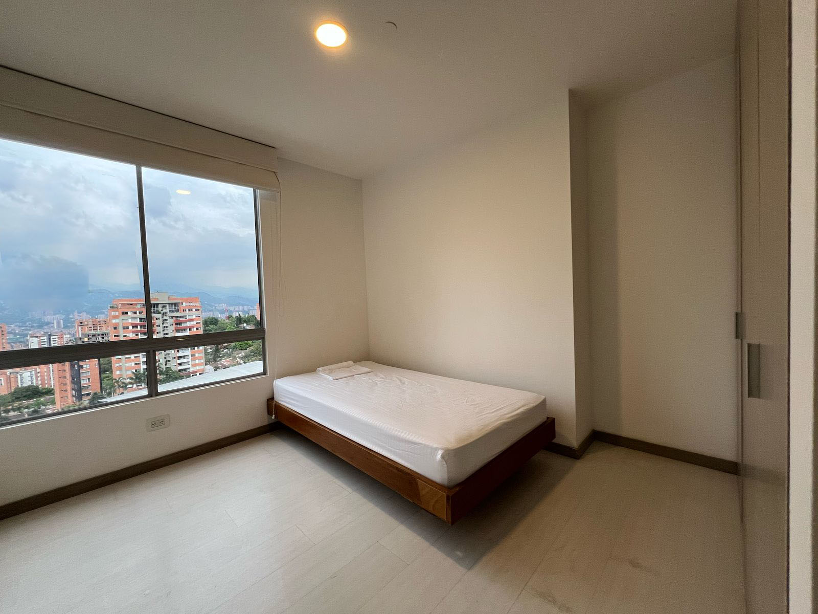 Apartamento en arriendo en Loma Del Esmeraldal, Envigado · foto 10 de 16