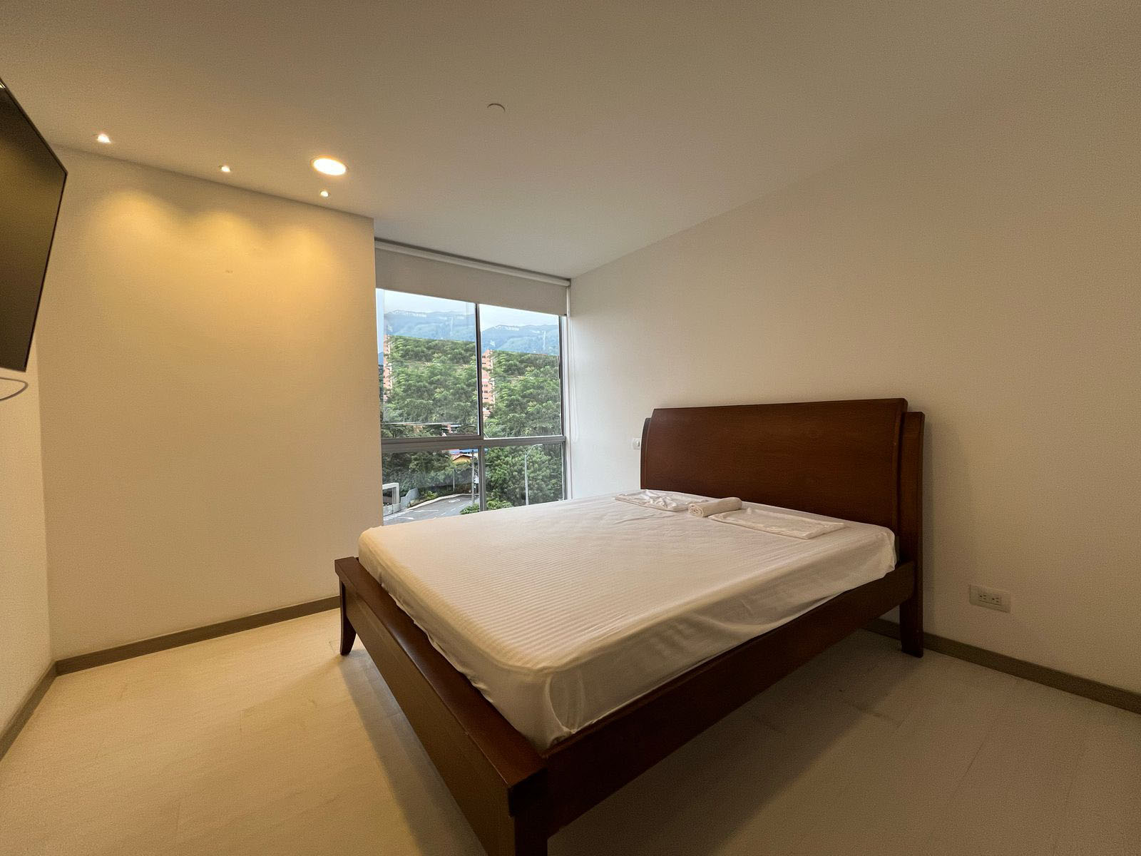 Apartamento en arriendo en Loma Del Esmeraldal, Envigado · foto 11 de 16
