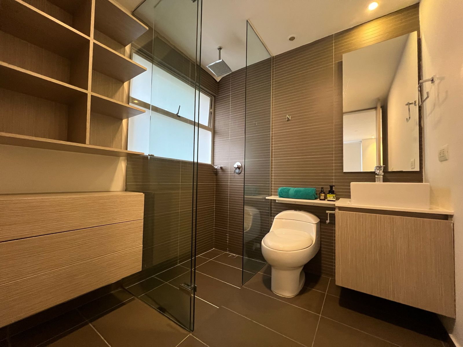 Apartamento en arriendo en Loma Del Esmeraldal, Envigado · foto 15 de 16