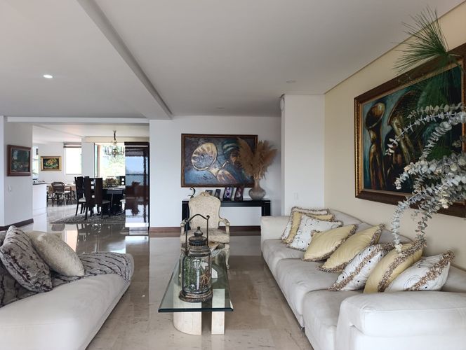 Apartamento de 3 alcobas en venta en El Poblado, Medellín, 276 m² · foto 1 de 20
