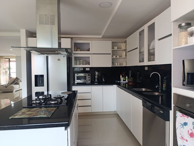 Apartamento de 3 alcobas en venta en El Poblado, Medellín, 276 m² · foto 6 de 20