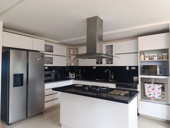 Apartamento de 3 alcobas en venta en El Poblado, Medellín, 276 m² · foto 7 de 20