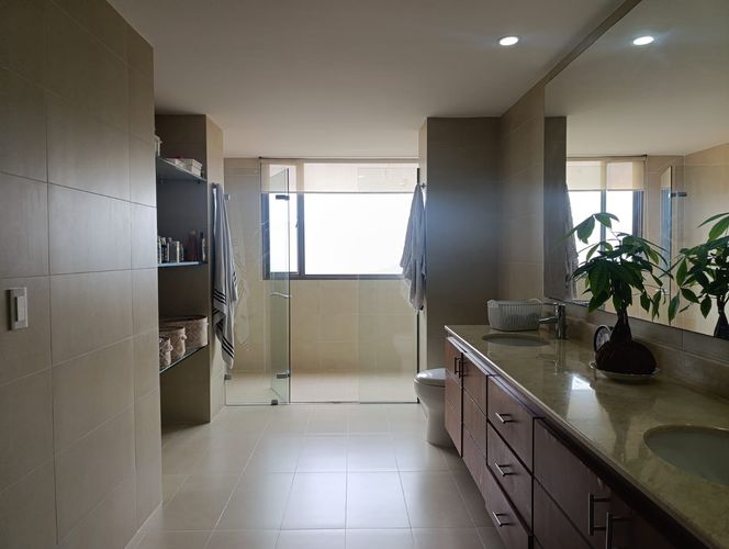 Apartamento de 3 alcobas en venta en El Poblado, Medellín, 276 m² · foto 10 de 20