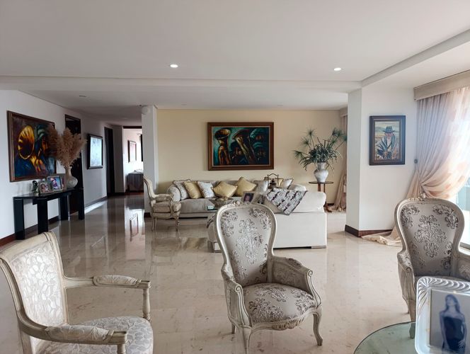 Apartamento de 3 alcobas en venta en El Poblado, Medellín, 276 m² · foto 11 de 20