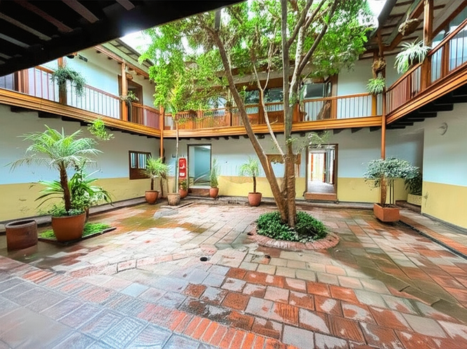 Casa de 5 alcobas en venta en La Candelaria, Bogotá, 1355 m² · foto 6 de 16
