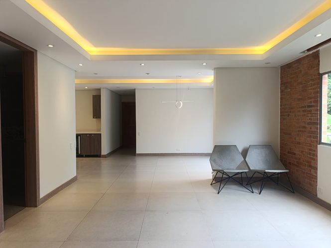 Apartamento de 1 alcoba en arriendo en El Castillo, Medellín, 93 m² · foto 3 de 19