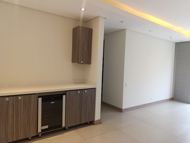Apartamento de 1 alcoba en arriendo en El Castillo, Medellín, 93 m² · foto 5 de 19