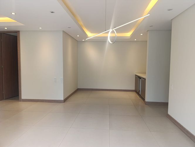 Apartamento de 1 alcoba en arriendo en El Castillo, Medellín, 93 m² · foto 6 de 19