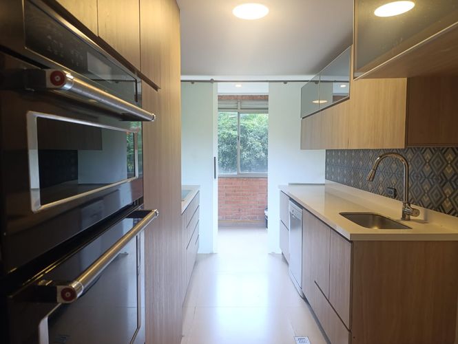 Apartamento de 1 alcoba en arriendo en El Castillo, Medellín, 93 m² · foto 12 de 19