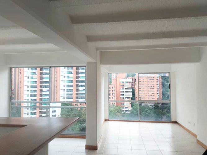 Apartamento de 2 alcobas en arriendo en El Poblado, Medellín, 95 m² · foto 2 de 15