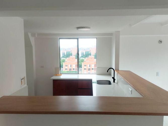 Apartamento de 2 alcobas en arriendo en El Poblado, Medellín, 95 m² · foto 5 de 15