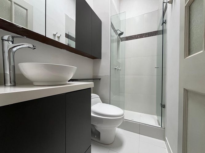 Apartamento de 2 alcobas en arriendo en El Poblado, Medellín, 62 m² · foto 11 de 11