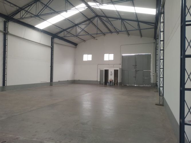 Bodega en arriendo en Cristo Rey, Medellín, 355 m² · foto 3 de 13