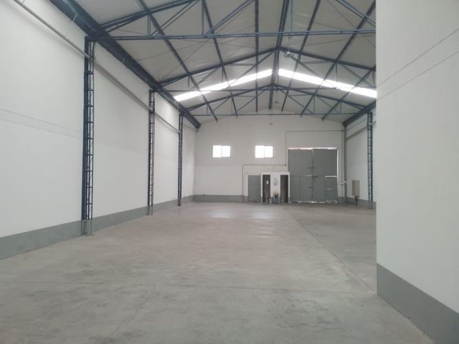 Bodega en arriendo en Cristo Rey, Medellín, 355 m² · foto 5 de 13