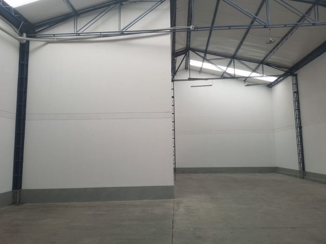 Bodega en arriendo en Cristo Rey, Medellín, 355 m² · foto 6 de 13