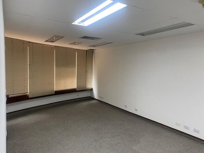 Oficina en arriendo en El Poblado, Medellín, 39 m² · foto 2 de 15