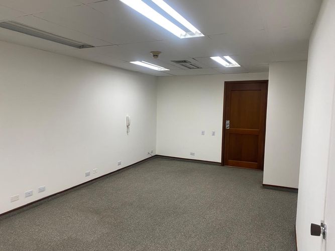Oficina en arriendo en El Poblado, Medellín, 39 m² · foto 7 de 15