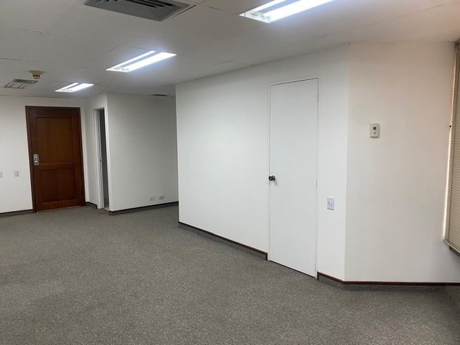Oficina en arriendo en El Poblado, Medellín, 39 m² · foto 8 de 15