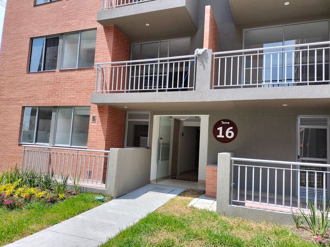 Apartamento de 2 alcobas en venta en Cerezos, Mosquera, 61 m² · foto 5 de 24