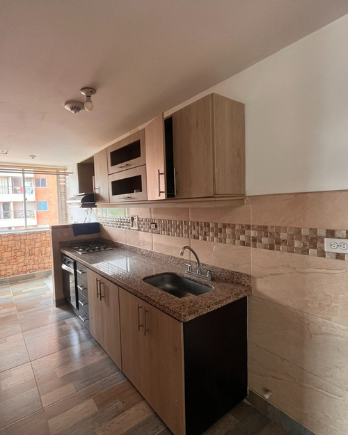 Apartamento de 2 alcobas en venta en Niquia, Bello, 56 m² · foto 2 de 13