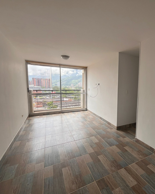 Apartamento de 2 alcobas en venta en Niquia, Bello, 56 m² · foto 6 de 13