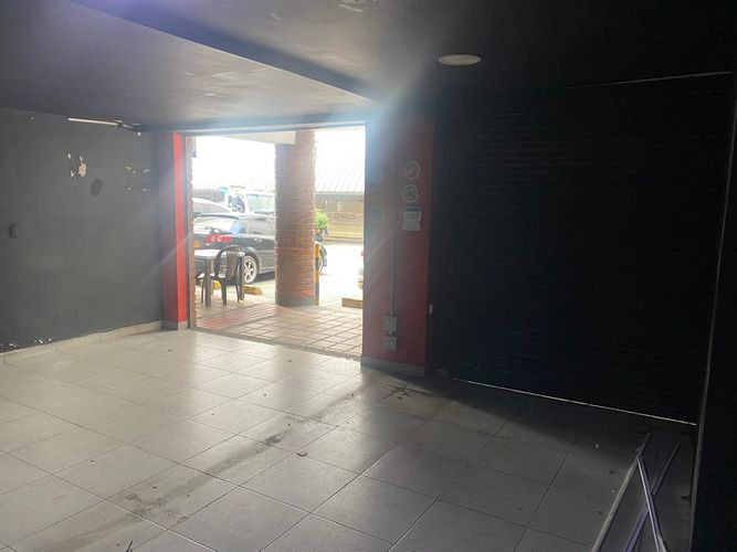 Local en arriendo en El Poblado, Medellín, 67 m² · foto 6 de 15