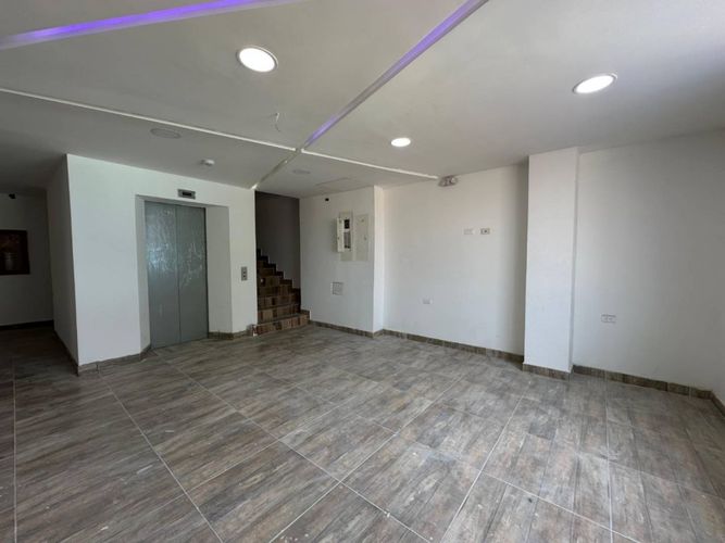 Edificio en arriendo en Las Granjas, Neiva, 2270 m² · foto 2 de 5