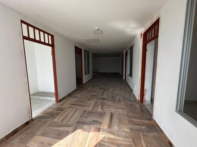 Edificio en arriendo en Las Granjas, Neiva, 2270 m² · foto 3 de 5