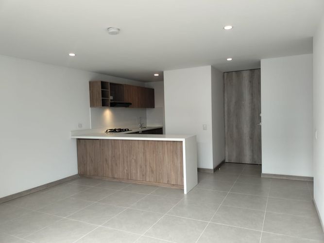 Apartamento de 2 alcobas en arriendo en El Poblado, Medellín, 84 m² · foto 3 de 15