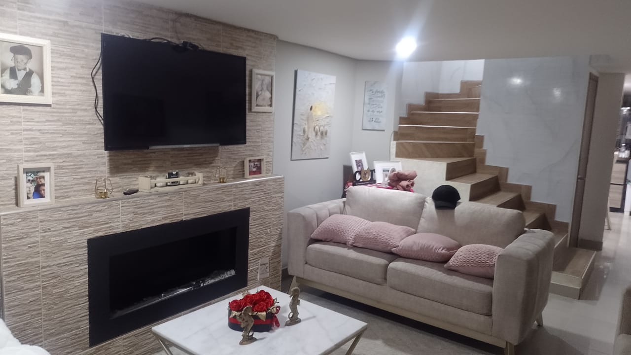 Casa en venta en Marsella, Bogotá · foto 8 de 24