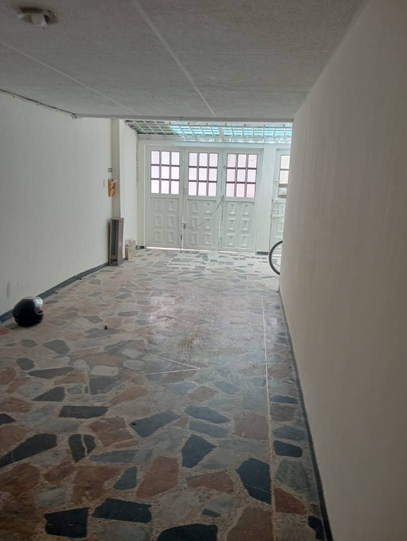 Casa en venta en Villa Claudia, Bogotá · foto 4 de 24