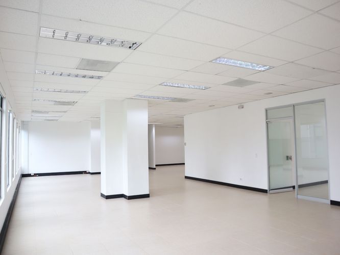 Oficina en arriendo en El Poblado, Medellín, 464 m² · foto 5 de 20