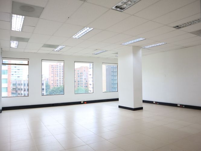 Oficina en arriendo en El Poblado, Medellín, 464 m² · foto 7 de 20
