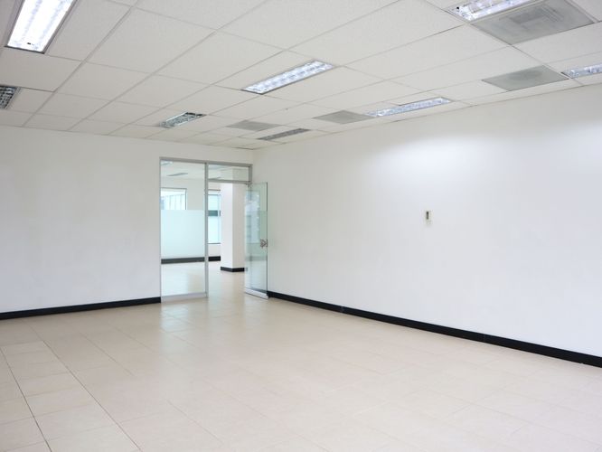 Oficina en arriendo en El Poblado, Medellín, 464 m² · foto 8 de 20