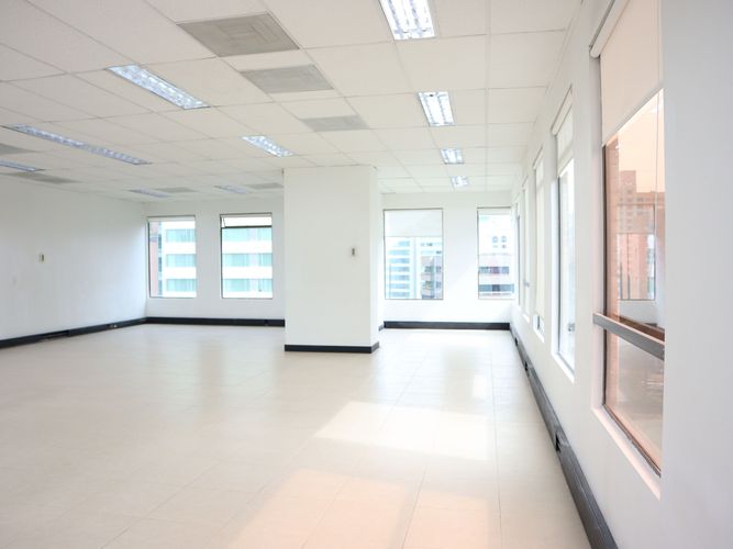 Oficina en arriendo en El Poblado, Medellín, 464 m² · foto 10 de 20