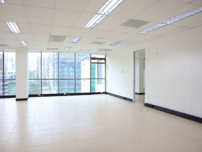 Oficina en arriendo en El Poblado, Medellín, 464 m² · foto 11 de 20