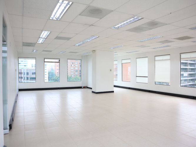 Oficina en arriendo en El Poblado, Medellín, 464 m² · foto 12 de 20